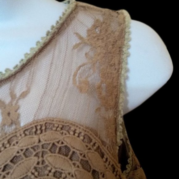 Beige Lace Mini Dress or Tunic Top Size Small - Picture 3 of 4